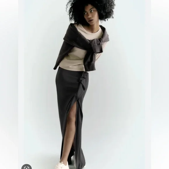 Zara Midi Skirt with Side Slit - Picture 2 of 4